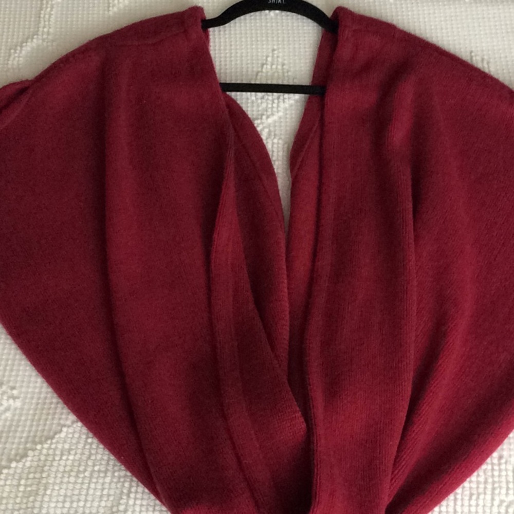 Women’s sleeved wrap